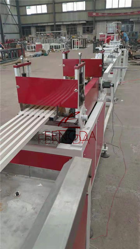 鋒達(dá)與聯(lián)達(dá) PVC護(hù)角線(xiàn)生產(chǎn)設(shè)備報(bào)價(jià)解析與市場(chǎng)選擇